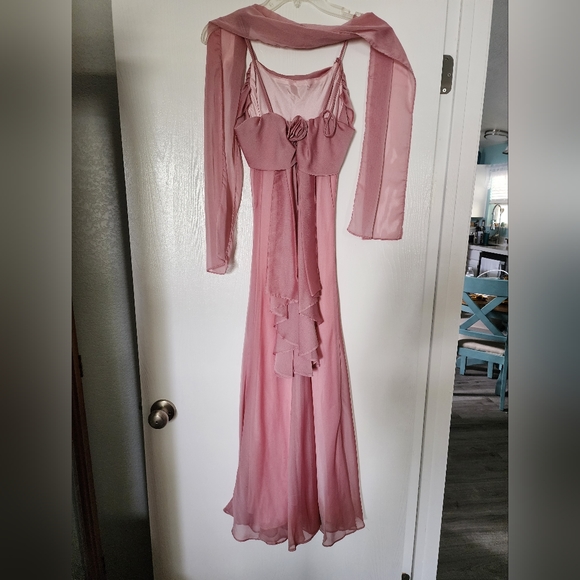 Girls formal gown. Dusty rose color with small rhinestones - Picture 4 of 5
